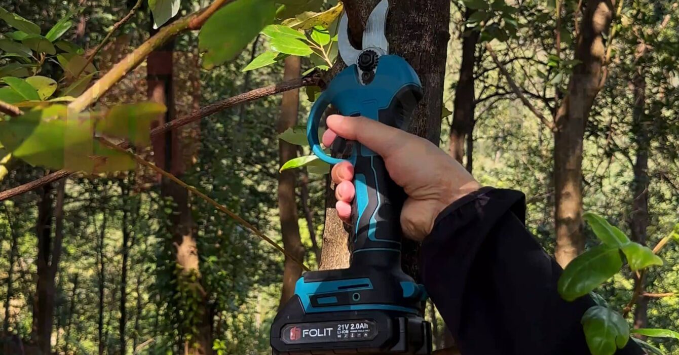 How Weather Conditions Affect the Performance of Electric Secateurs